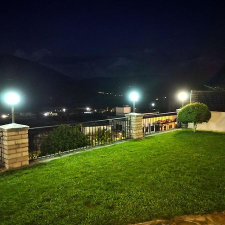 Shena Guest House Гірокастра Екстер'єр фото
