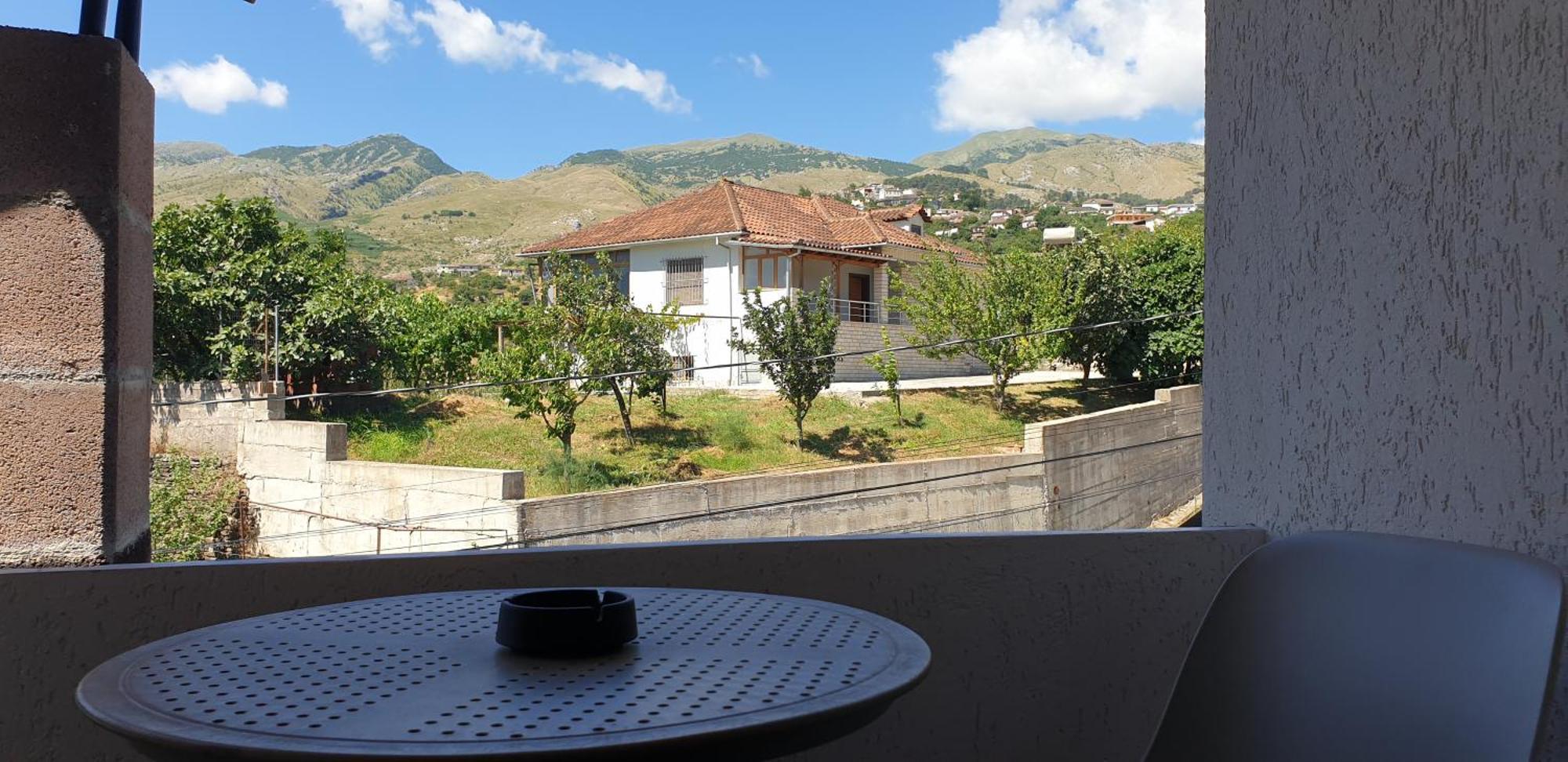 Shena Guest House Гірокастра Екстер'єр фото
