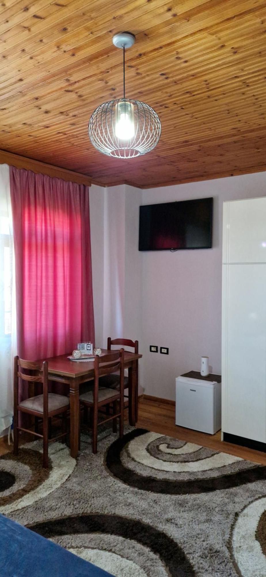 Shena Guest House Гірокастра Екстер'єр фото