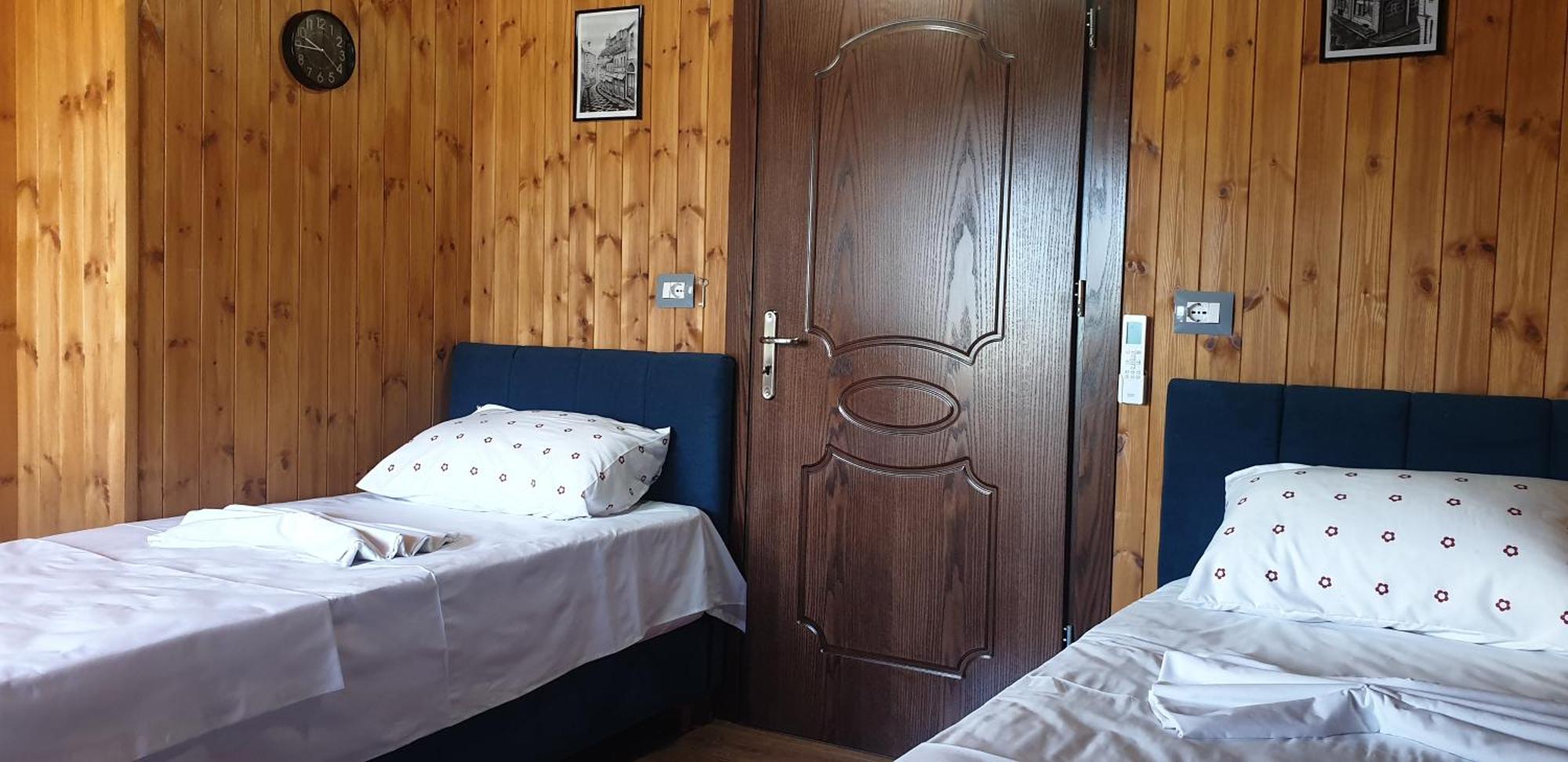 Shena Guest House Гірокастра Екстер'єр фото