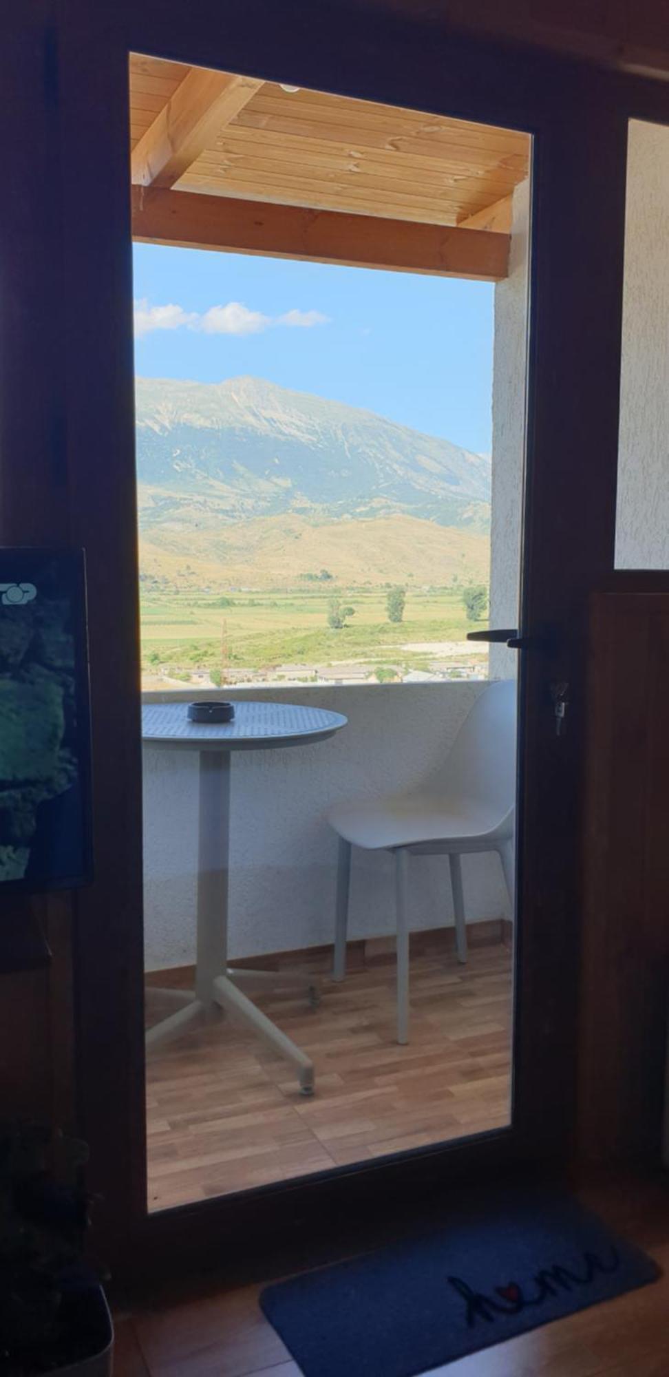 Shena Guest House Гірокастра Екстер'єр фото