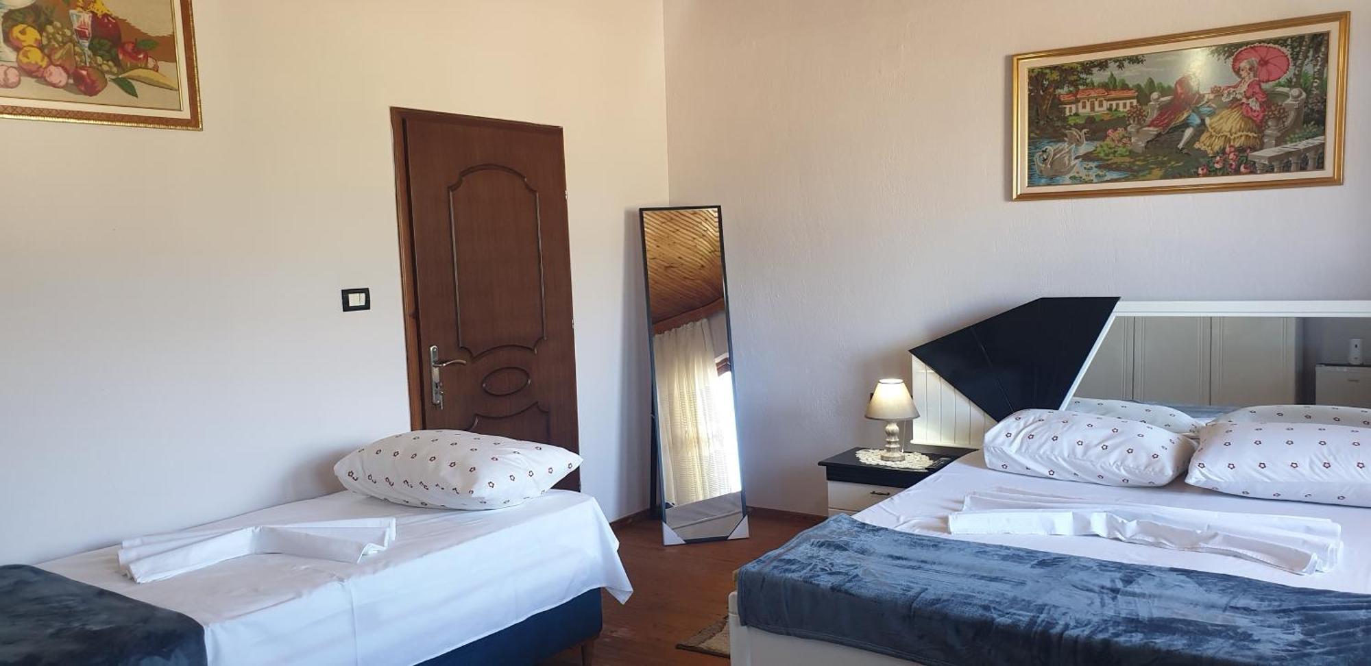 Shena Guest House Гірокастра Екстер'єр фото