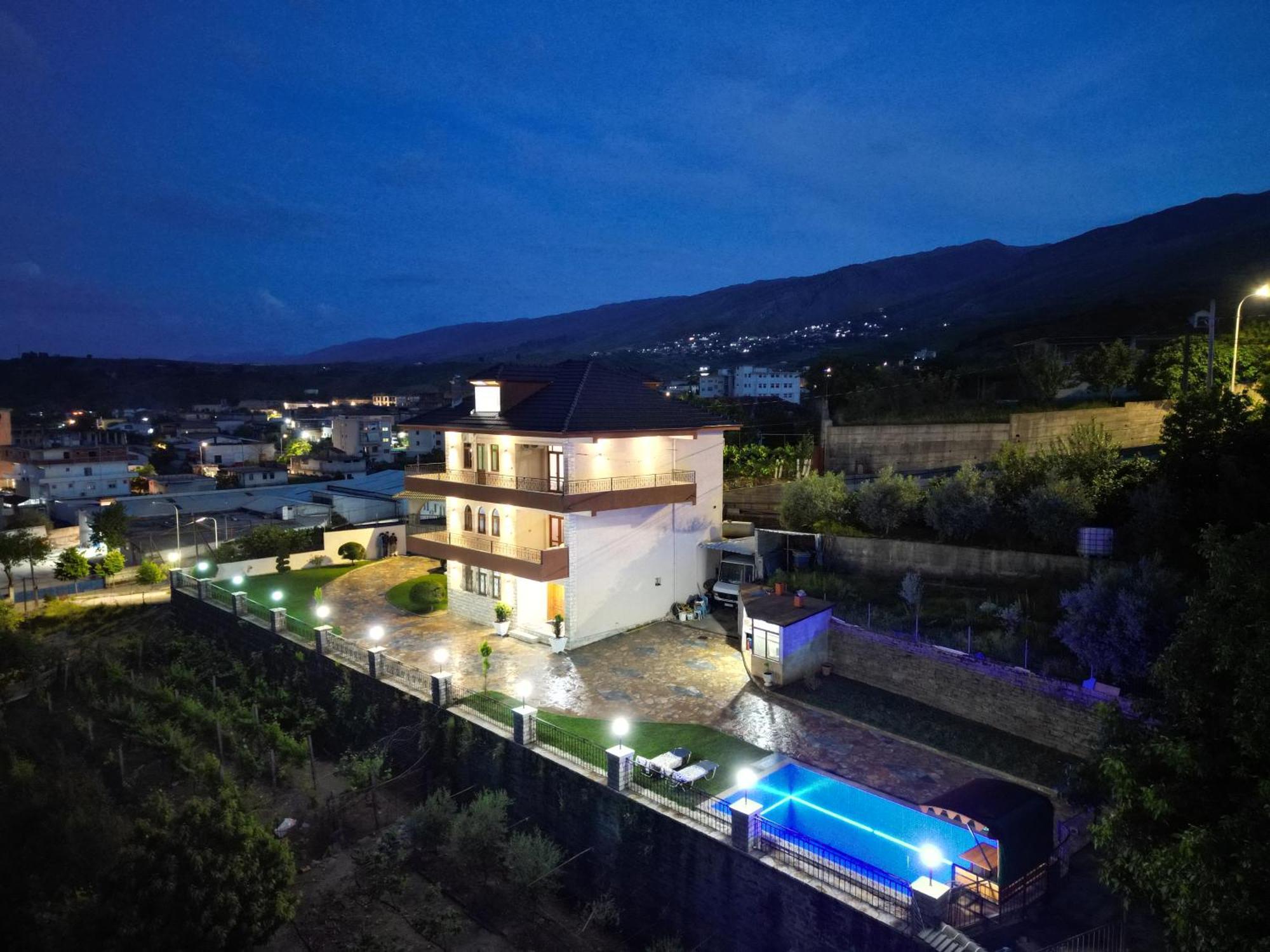 Shena Guest House Гірокастра Екстер'єр фото