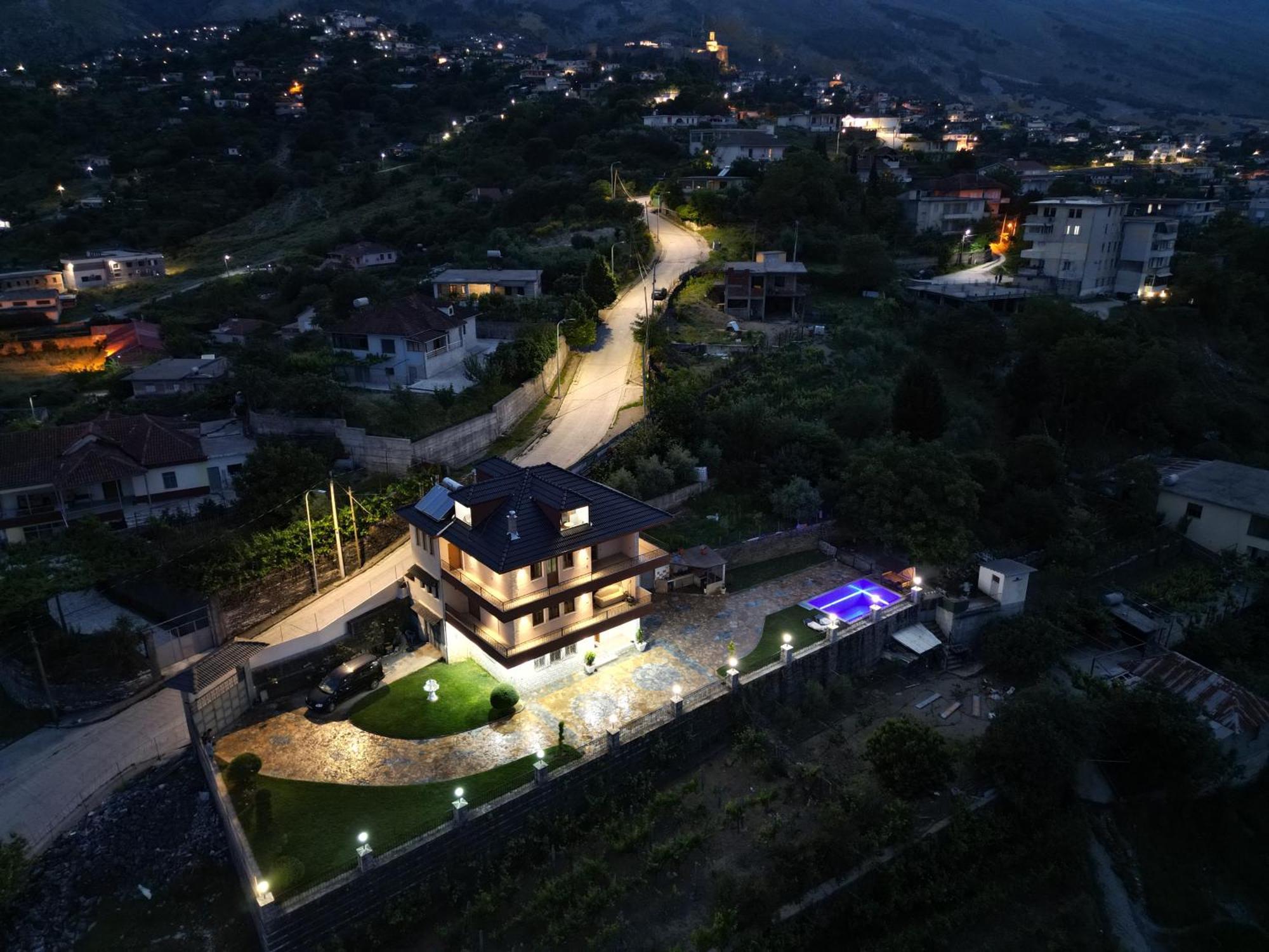 Shena Guest House Гірокастра Екстер'єр фото
