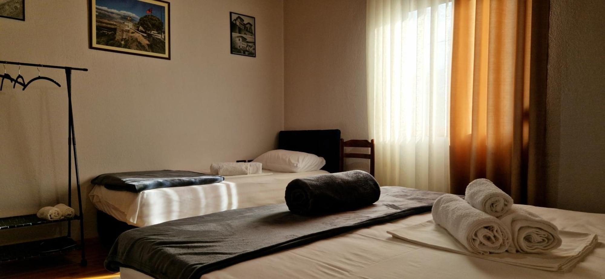 Shena Guest House Гірокастра Екстер'єр фото